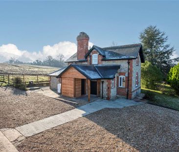 Newly refurbished three bedroom farmhouse - Photo 1