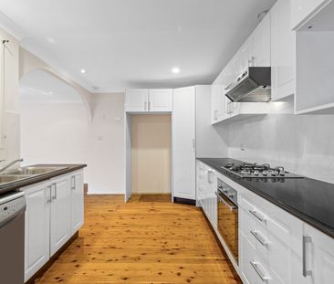 15 Wentworth St, Leura NSW 2780 - House For Rent | Domain - Photo 1