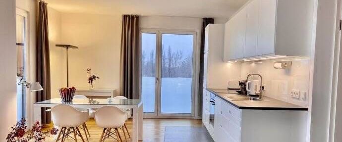 Möbliert. Sonnig. Südloggia. Park gegenüber. HBF 5 Min - Photo 1