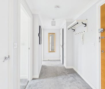 Wolf Lane, Windsor, Berkshire,SL4 - Photo 4