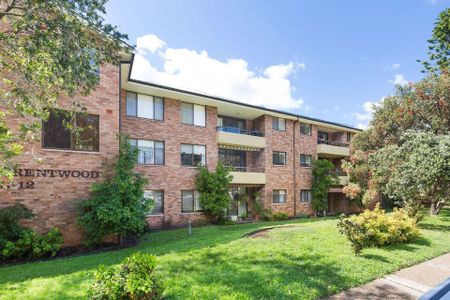 Modern & Spacious Two Bedroom Unit - Photo 4