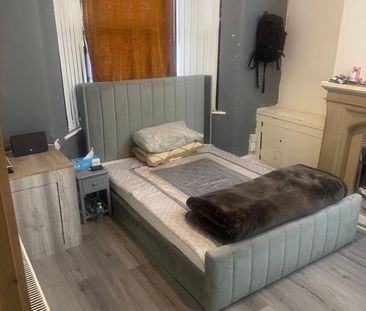 Room in a Shared House, Peter Road, L4 - Photo 3