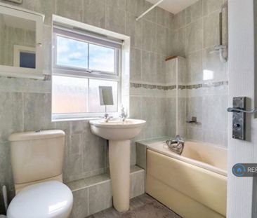4 bedroom detached house to rent - Photo 6