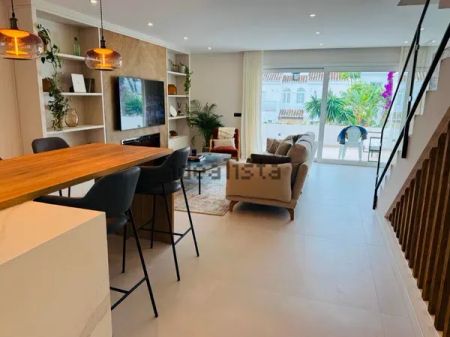 Alquiler de chalet adosado en Calle Concha Lagos - Photo 4