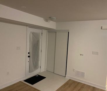 For Lease - 53 Pumpkin Corner Crescent Unit# 2, Barrie, Ontario - Photo 2