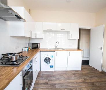 1 bedroom in a house share to rent - Photo 5