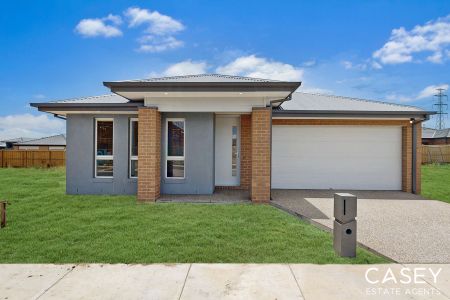 31 Langer Circuit, Cranbourne - Photo 2