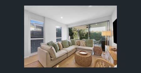 Architectural Elegance Meets Coastal Convenience - Photo 2