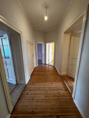 Charmante 3,5-Zimmer-Altbauwohnung mit Balkon in bester Lage - Foto 1