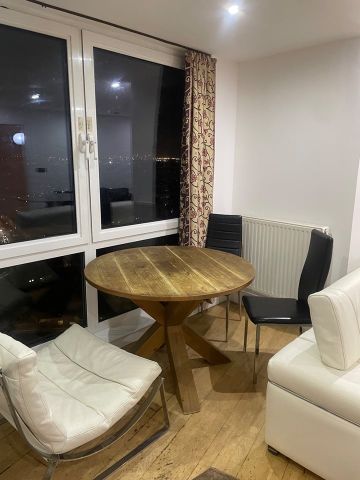 2 Bed Penthouse, Raphael House, IG1 - Photo 3