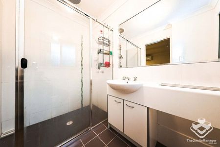 Beautiful Home with NO water bill! - Photo 3