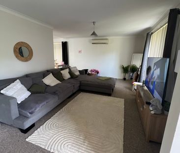 Tidy Two Bedroom Unit - Photo 1