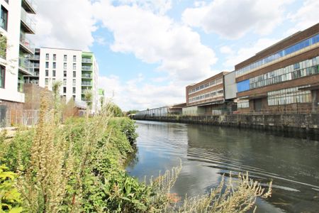 Hathor, Geoffrey Watling Way, Norwich - Photo 2