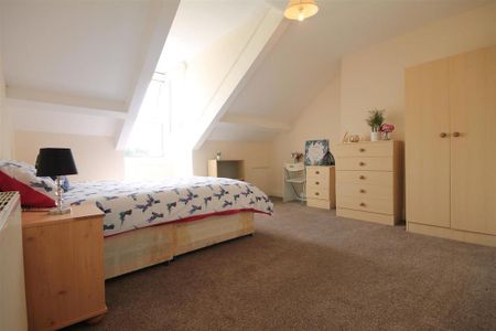 6 bedroom terraced house to rent - Photo 5