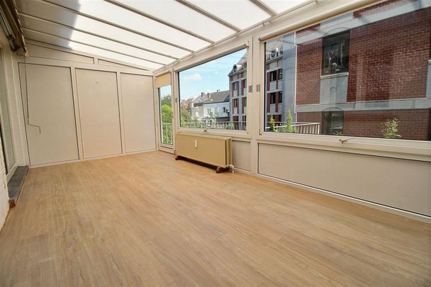 Appartement 2 chambres, avec terrasse, en plein centre de Jambes - Foto 1