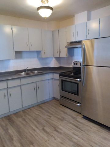 1526 69 Street NW - Photo 5