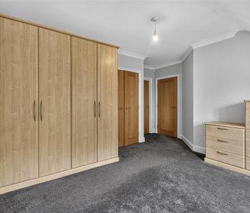 3 bedroom apartment to rent - Photo 4