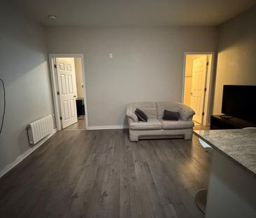 178 Clarence St - Photo 4