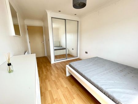 2 bedroom apartment to rent - Photo 3
