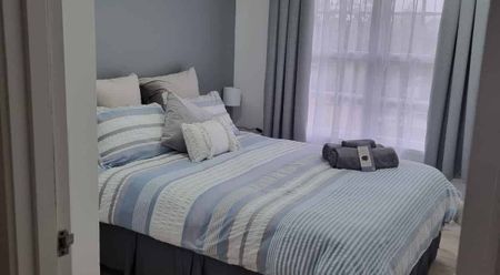 GREAT FAMILY HOME - Photo 2