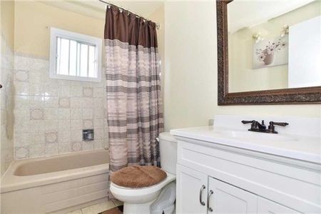 For Lease - 24 Charlton Crescent, Ajax, Ontario - Photo 3