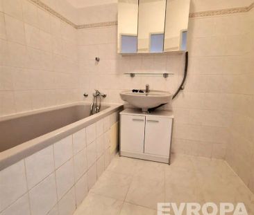 Krásný a světlý byt 3+1 s lodžií, případně i s garáží, o ploše 87 m - Photo 6
