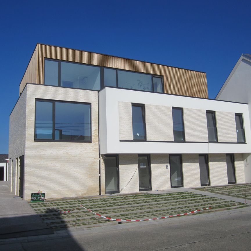 Lichtrijk nieuwbouwappartement v 84m² gelegen op het gelijkvloers met zuidgericht terras. - Photo 1