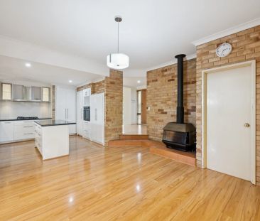 Classic Comfort in Claremont - Photo 3