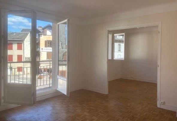 Location Appartement 3 pièces 68m² BAGNERES DE BIGORRE 65200 - Photo 1