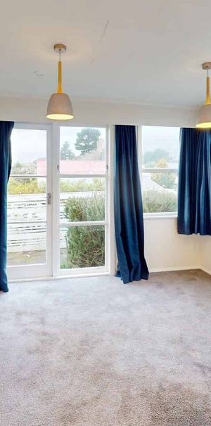 Raumati South - 3 Bedrooms - Photo 1