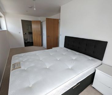 2 bedroom flat to rent - Photo 3