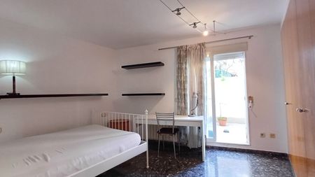 Piso de alquiler en Valencia - Cl Quart, El Carme - Photo 5