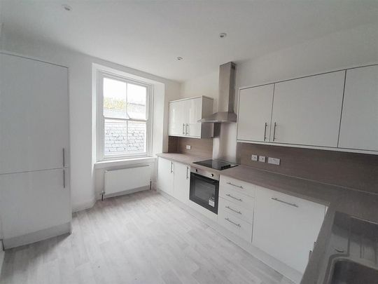 4 bedroom apartment to rent - Photo 1