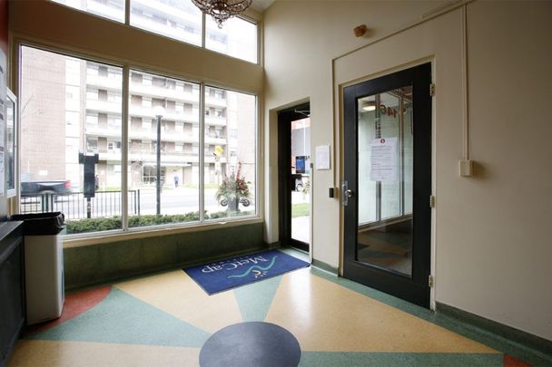 The Kingsview - Photo 1