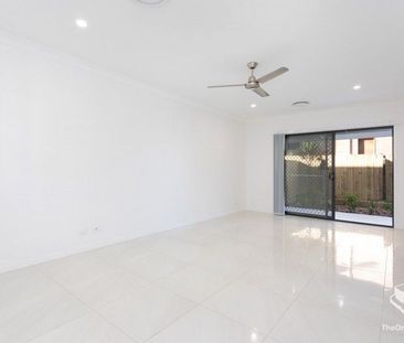 Modern 4 Bed Townhouse - Ducted air conditioning - Photo 4