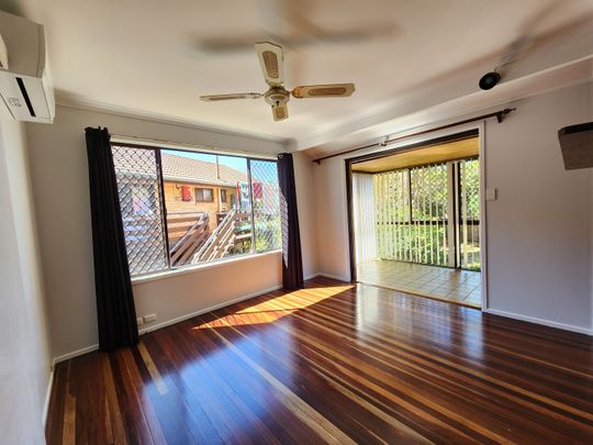 4 Henry Street, Mount Lofty QLD 4350 - House For Rent | Domain - Photo 1