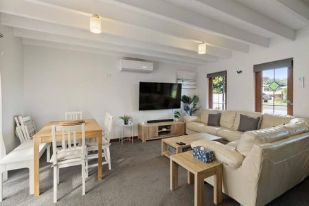 HOLIDAY HOUSE - Family holiday home by the beach - Photo 3