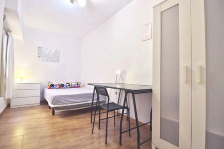 Carrer dAlbalat dels Tarongers, Valencia, Valencian Community 46021 - Photo 3