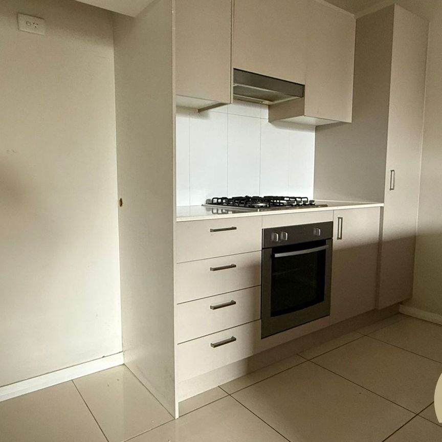 Ground Floor Unit&excl; - Photo 1