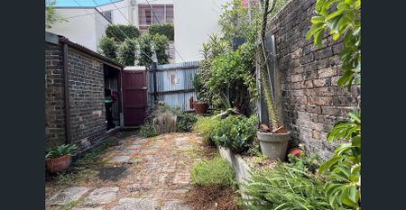 Boarding house furnished room for Lease - Photo 4