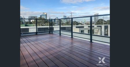 Modern Four-Level Luxury Townhouse in the Heart of Port Melbourne - Photo 2