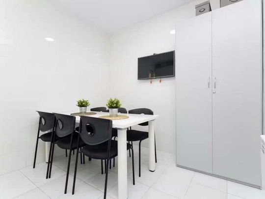 Ronda de Toledo, Madrid, Community of Madrid 28005 - Photo 1