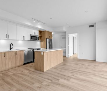 For Lease - 333 Sunseeker Avenue Unit# 515, Innisfil, Ontario - Photo 3