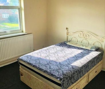 3 bedroom flat to rent - Photo 1