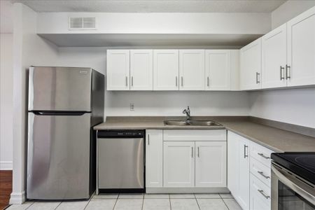 Highland Village - 2 Bedroom - Photo 3