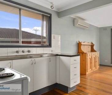 Central Family Home - Photo 5