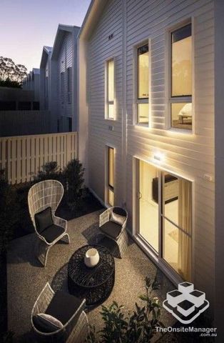 Modern Architecture Townhome in Prime Everton Hills Location - Photo 4