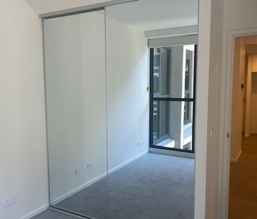 421/327 Northbourne Avenue "De Burgh", Lyneham ACT 2602 - Apartment... - Photo 2