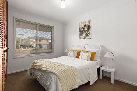 Beautifully presented family home ! - Photo 5