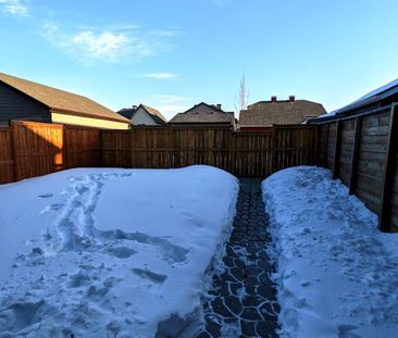 58 Cranford Bay Southeast - Photo 2
